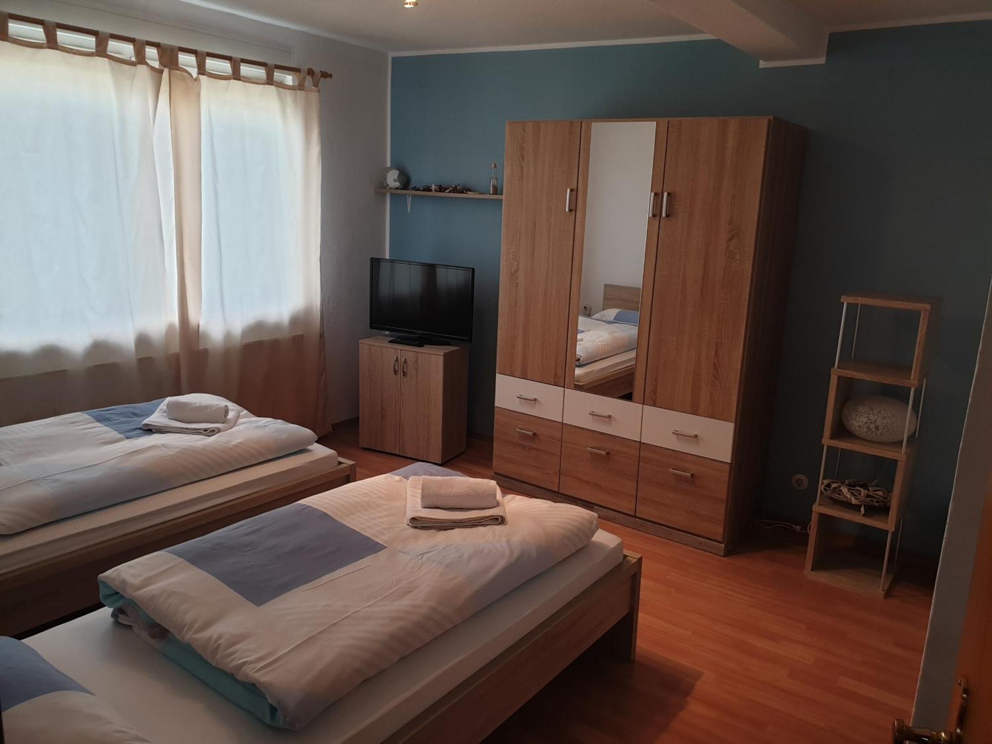 Zum Adler Gasthof 2*